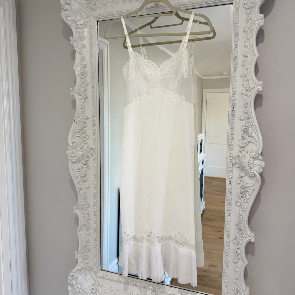Vanity Fair 1950s 1960s White Pleated Lace Trim Slip Dress